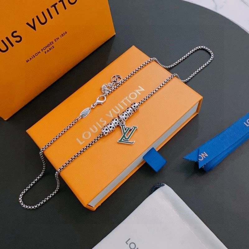 Louis Vuitton Necklaces Functional 248942