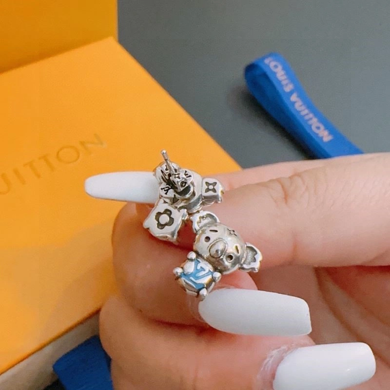 SunProtective Louis Vuitton Necklaces 248944