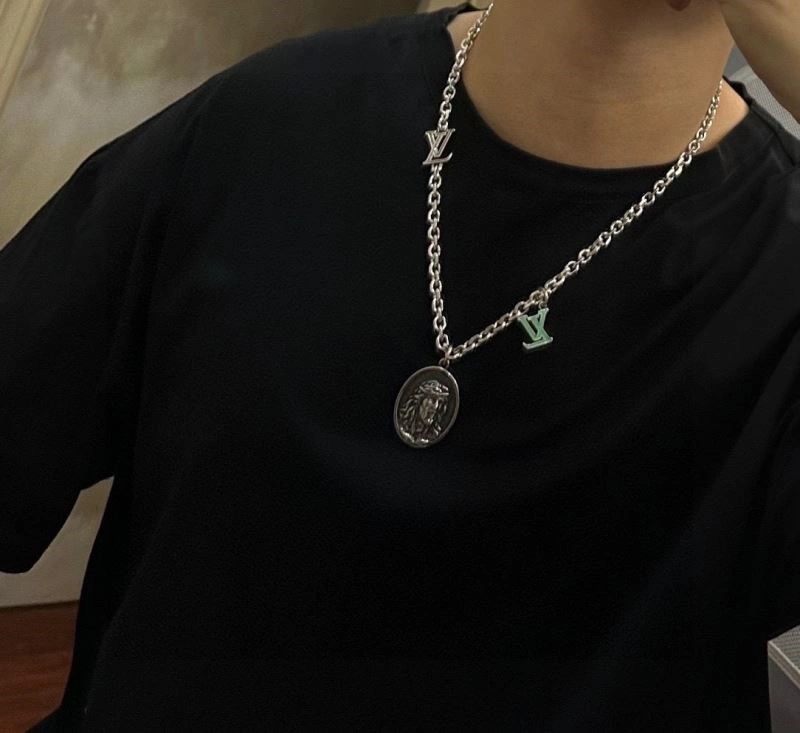 Louis Vuitton Necklaces Modern 248948