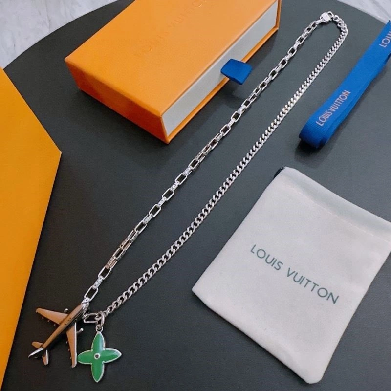 Attractive Louis Vuitton Necklaces 248957