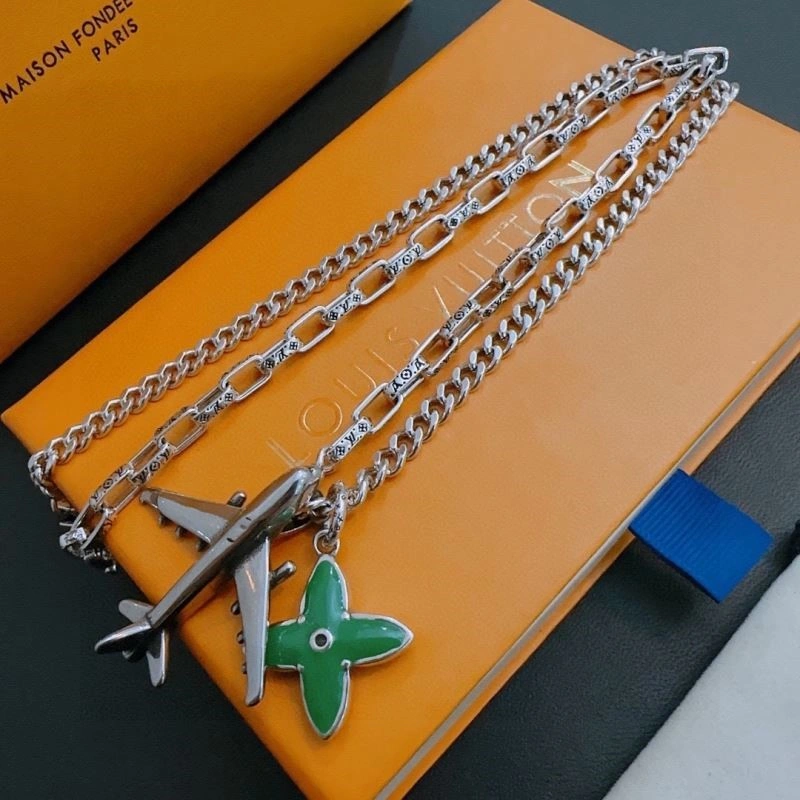 Attractive Louis Vuitton Necklaces 248957