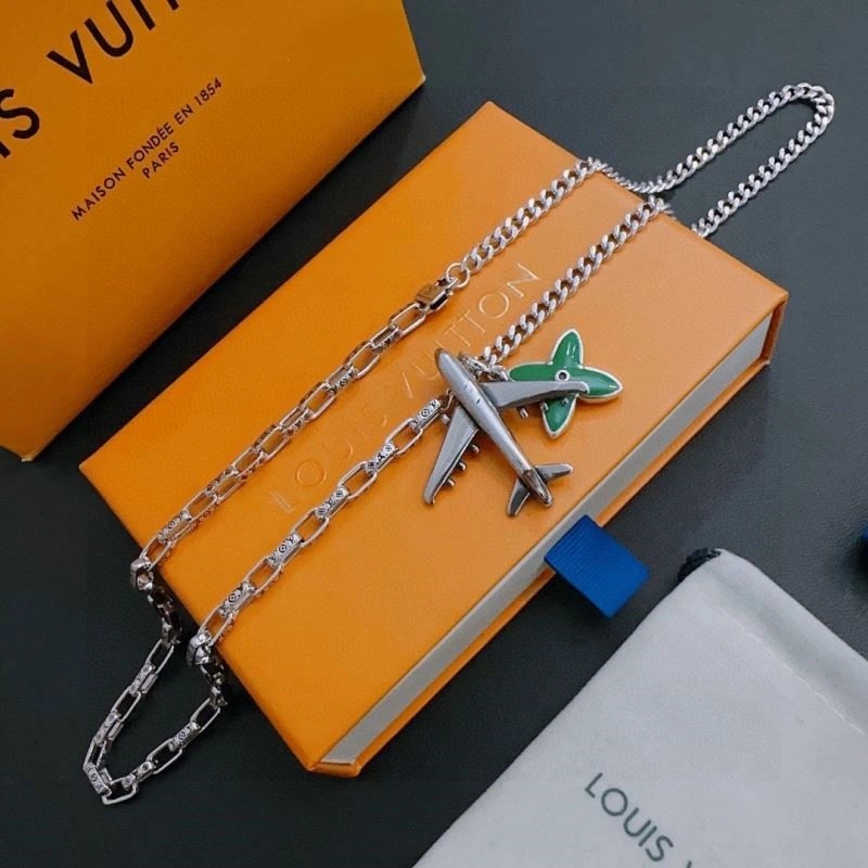 Attractive Louis Vuitton Necklaces 248957