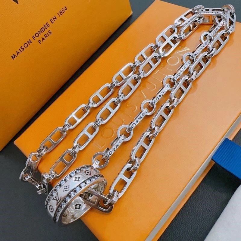 Affordable Louis Vuitton Necklaces 248951