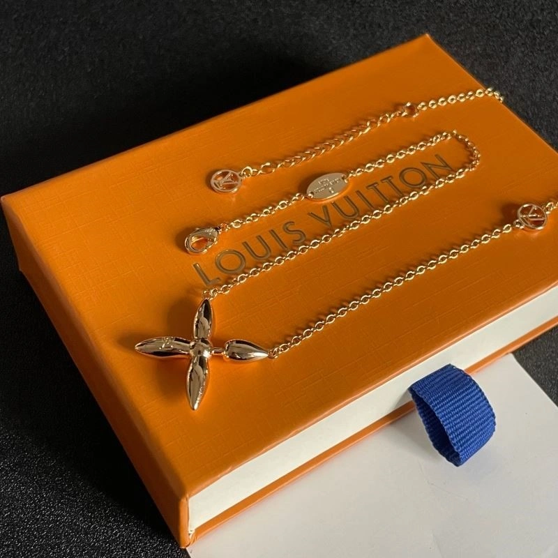 Louis Vuitton Necklaces AllSeason 248958