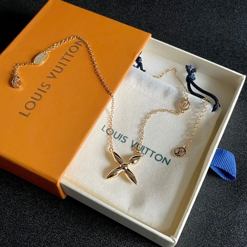 Louis Vuitton Necklaces AllSeason 248958