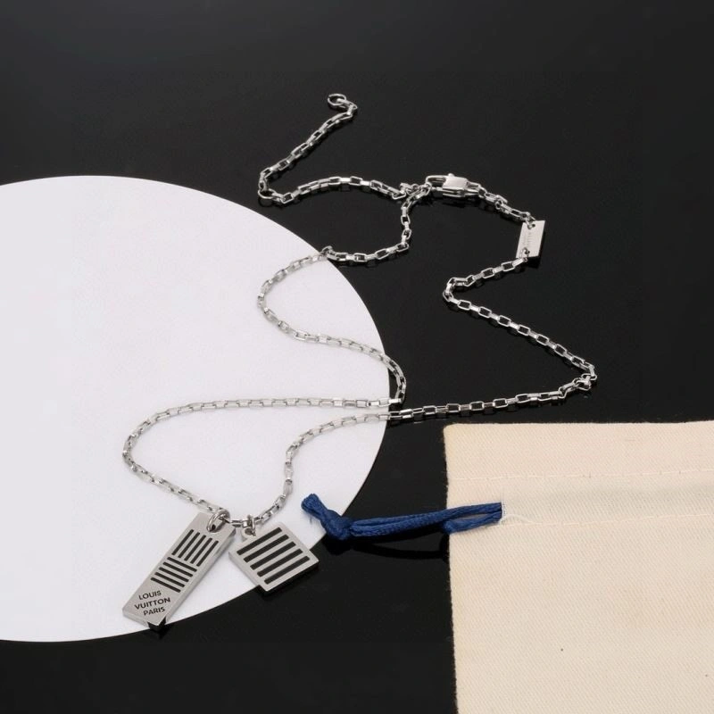 Effortless Louis Vuitton Necklaces 248945