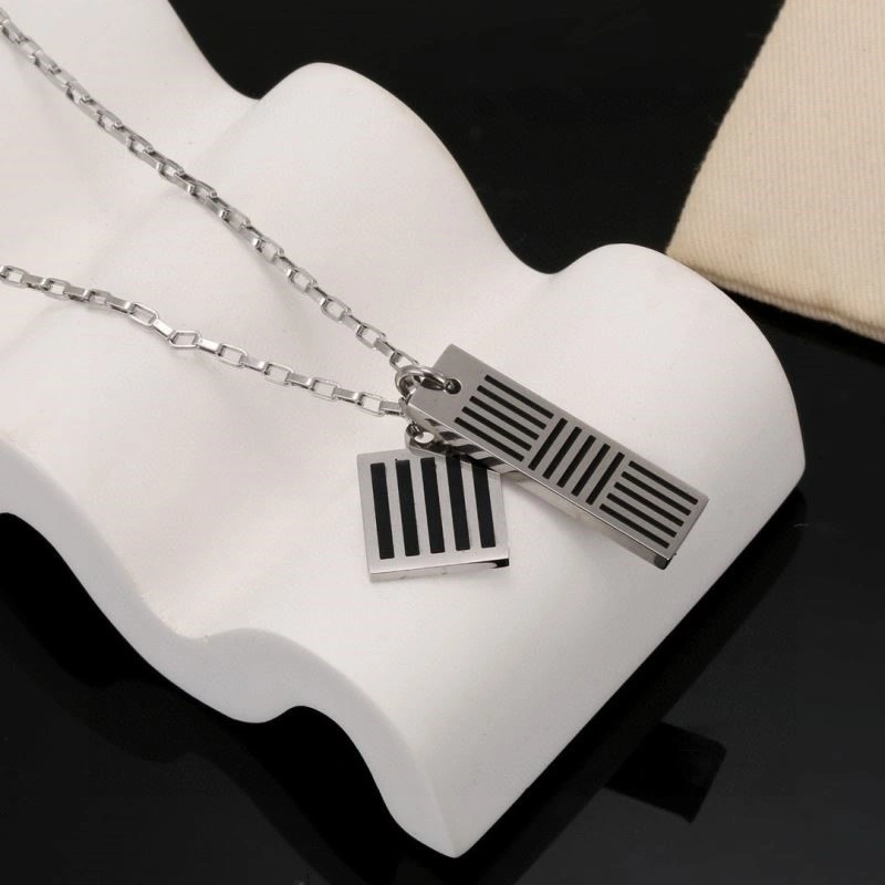Effortless Louis Vuitton Necklaces 248945