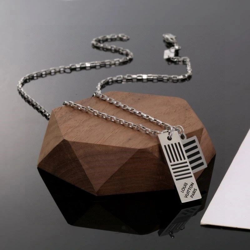 Effortless Louis Vuitton Necklaces 248945