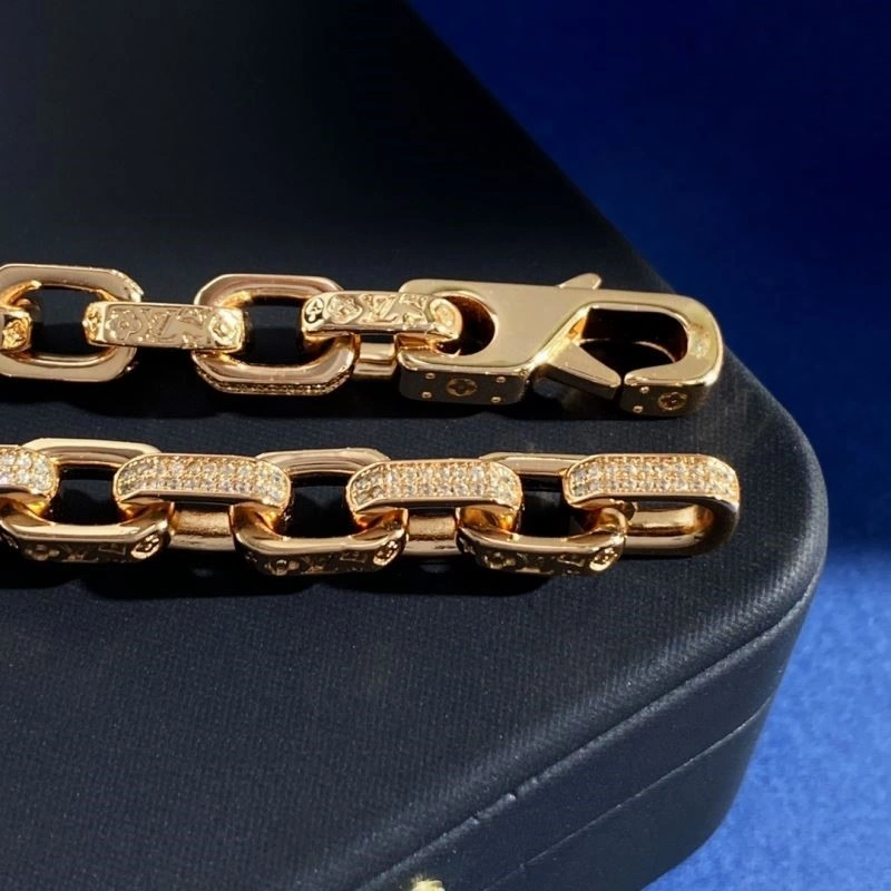 Louis Vuitton Necklaces Upgraded 248964