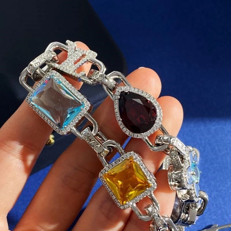 Louis Vuitton Necklaces Upgraded 248964