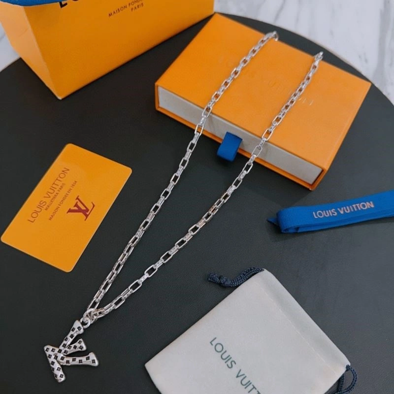 MultiPurpose Louis Vuitton Necklaces 248934