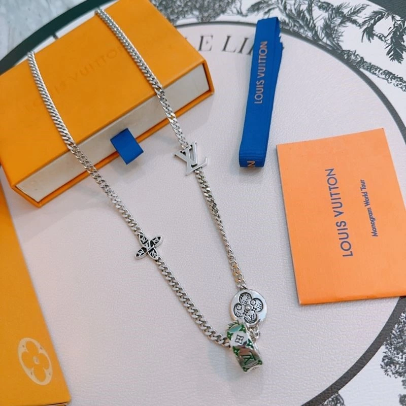 Louis Vuitton Necklaces Refined 248928