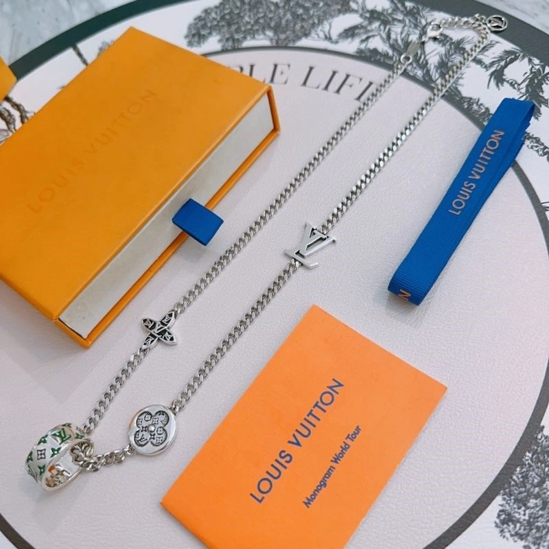 Louis Vuitton Necklaces Refined 248928