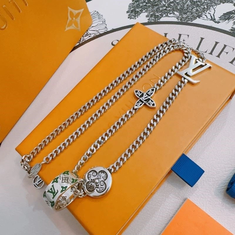 Louis Vuitton Necklaces Refined 248928