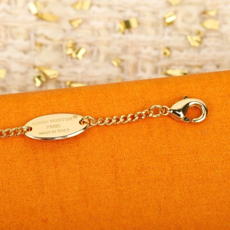 WellDesigned Louis Vuitton Necklaces 248899