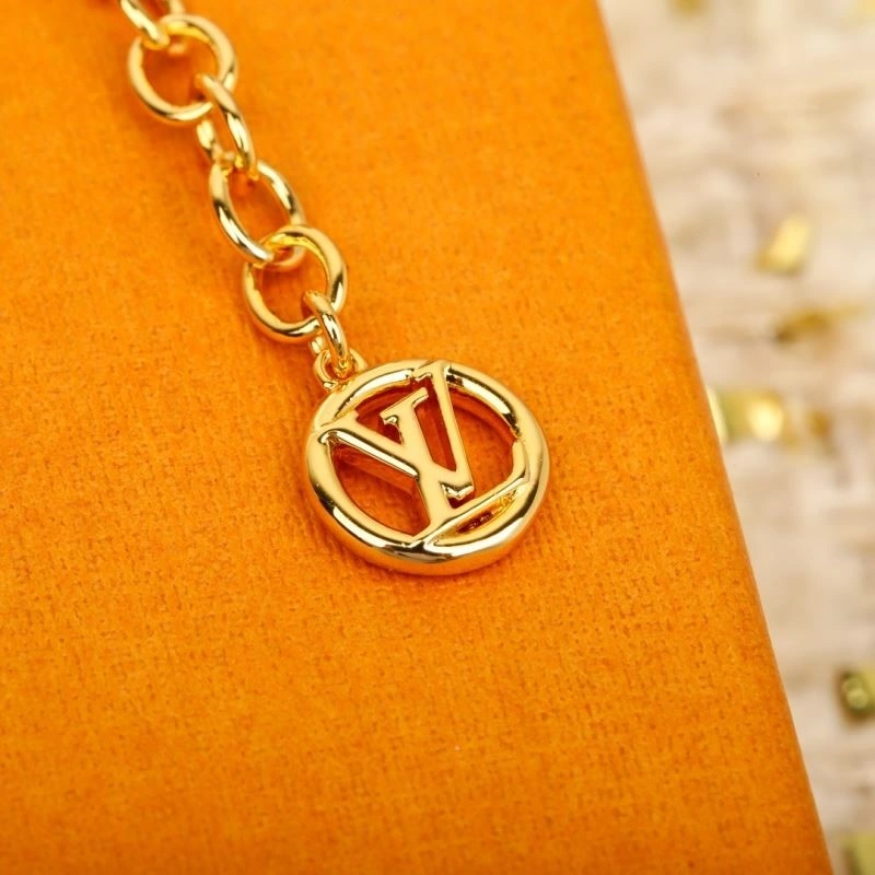 WellDesigned Louis Vuitton Necklaces 248899