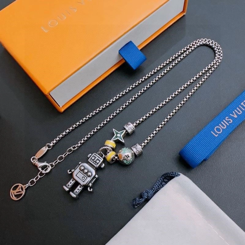 MultiPurpose Louis Vuitton Necklaces 248902
