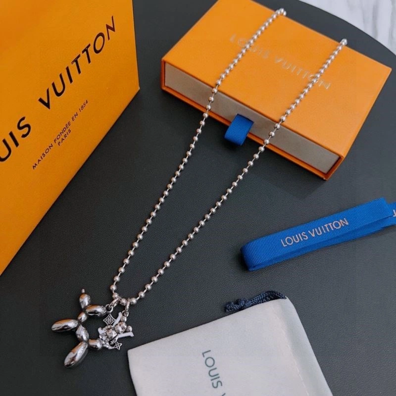 TravelReady Louis Vuitton Necklaces 248925
