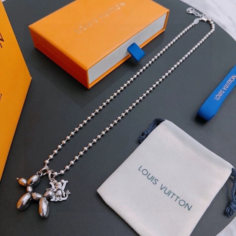TravelReady Louis Vuitton Necklaces 248925