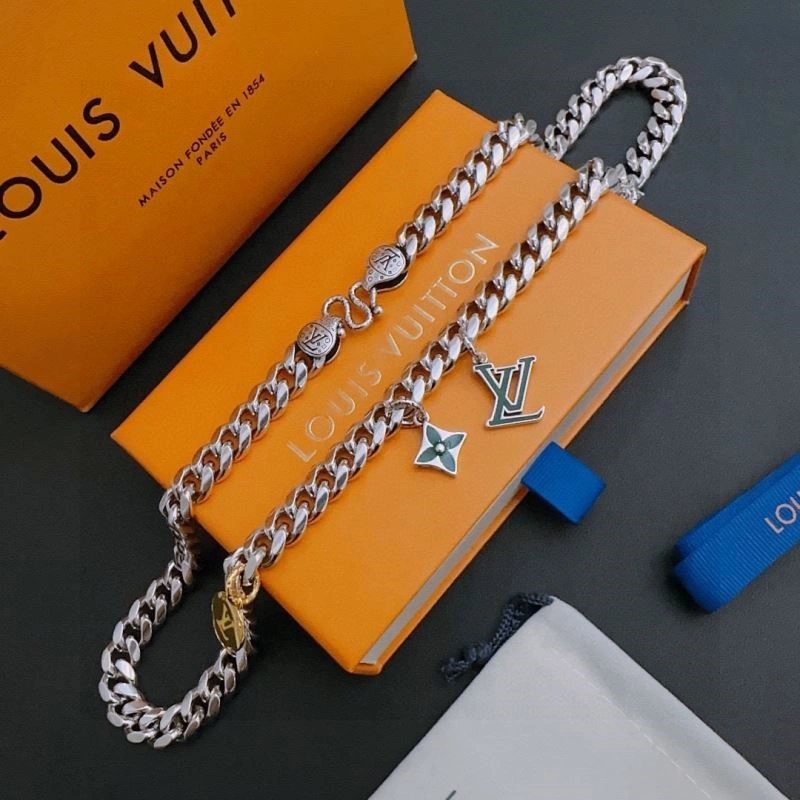 Louis Vuitton Necklaces Breathable 248914