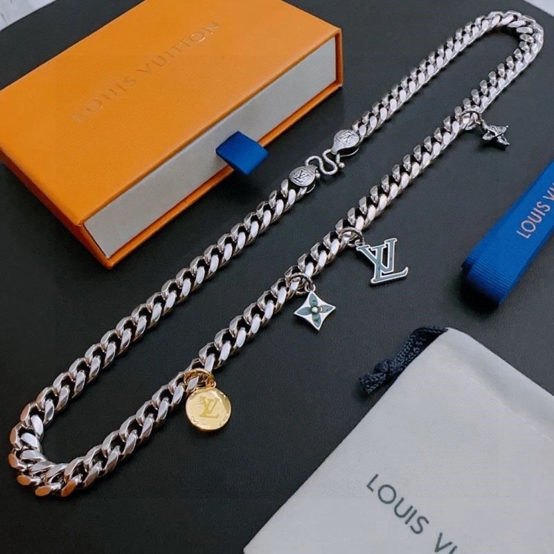Louis Vuitton Necklaces Breathable 248914