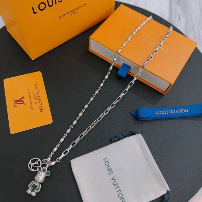 Louis Vuitton Necklaces WeatherProof 248909