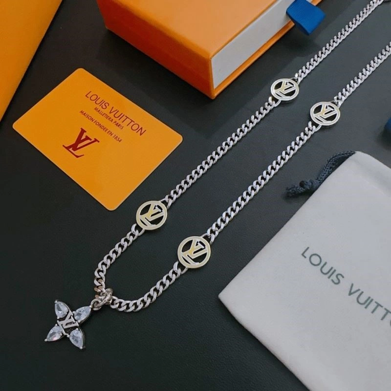 Louis Vuitton Necklaces Packable 248917