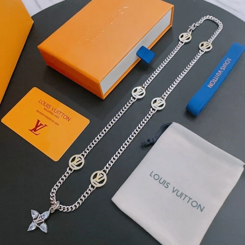 Louis Vuitton Necklaces Packable 248917