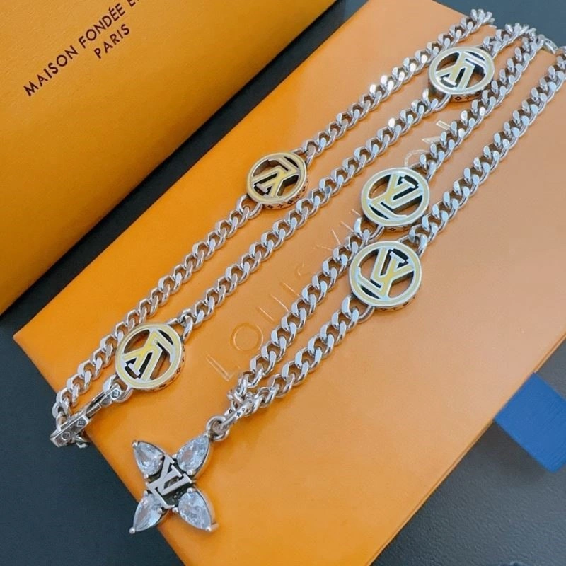 Louis Vuitton Necklaces Packable 248917