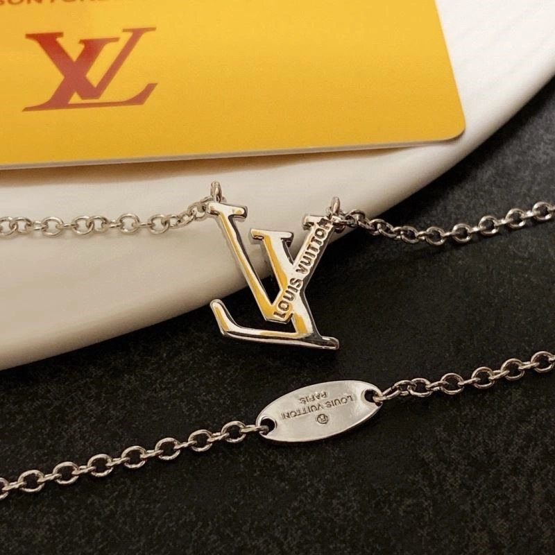 Louis Vuitton Necklaces OnTrend 248924