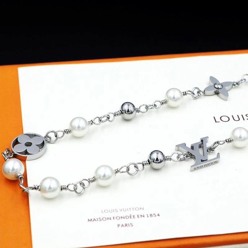Louis Vuitton Necklaces Efficient 248926