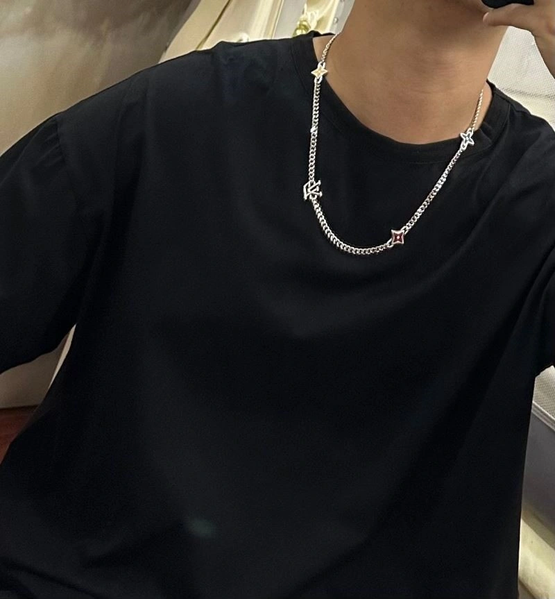 Louis Vuitton Necklaces Functional 248921