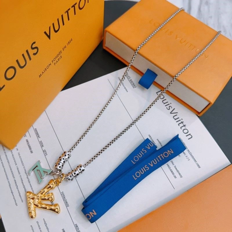 Breathable Louis Vuitton Necklaces 248915