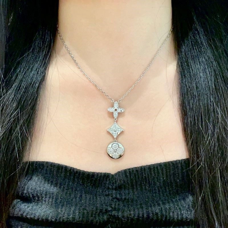 Louis Vuitton Necklaces Efficient 248897