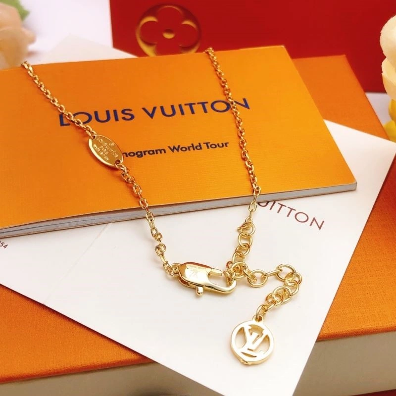 Minimalist Louis Vuitton Necklaces 248908