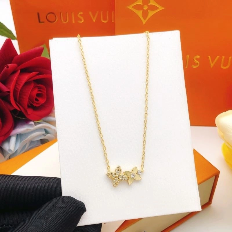 Minimalist Louis Vuitton Necklaces 248908