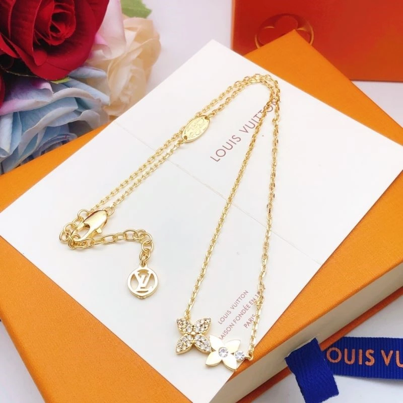 Minimalist Louis Vuitton Necklaces 248908