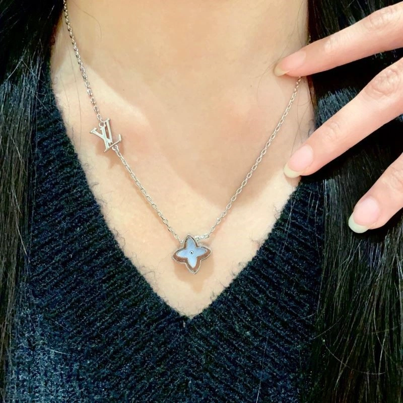 Seasonal Louis Vuitton Necklaces 248894