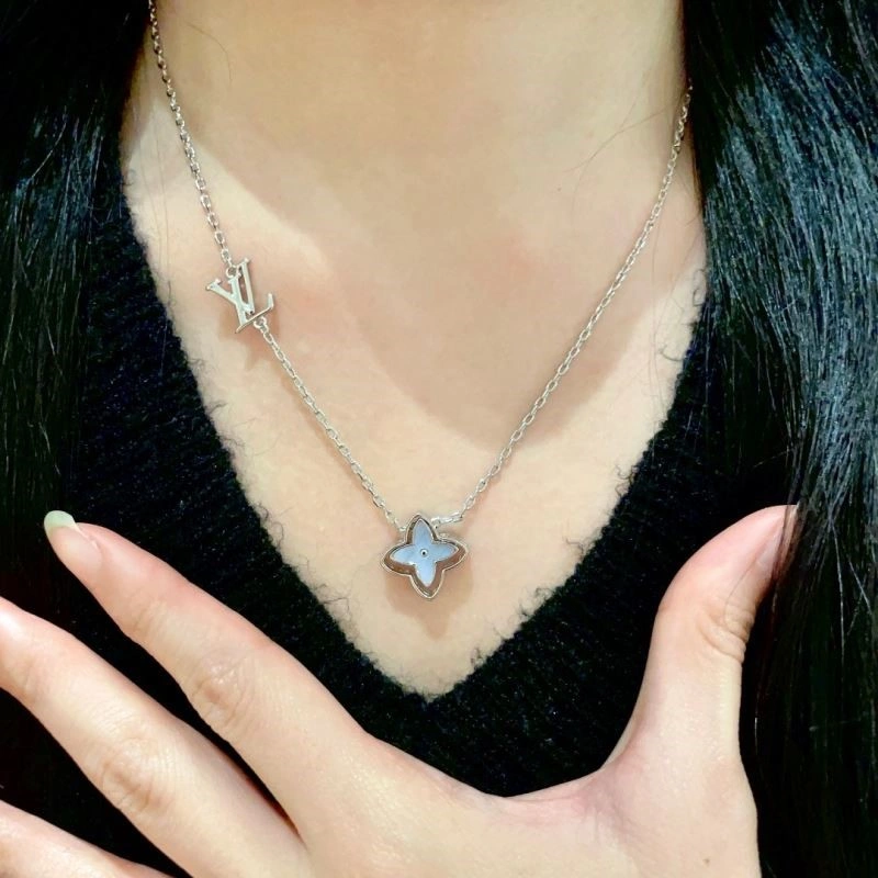 Seasonal Louis Vuitton Necklaces 248894