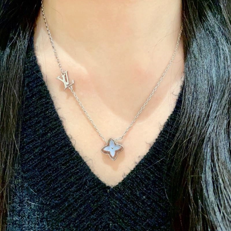 Seasonal Louis Vuitton Necklaces 248894