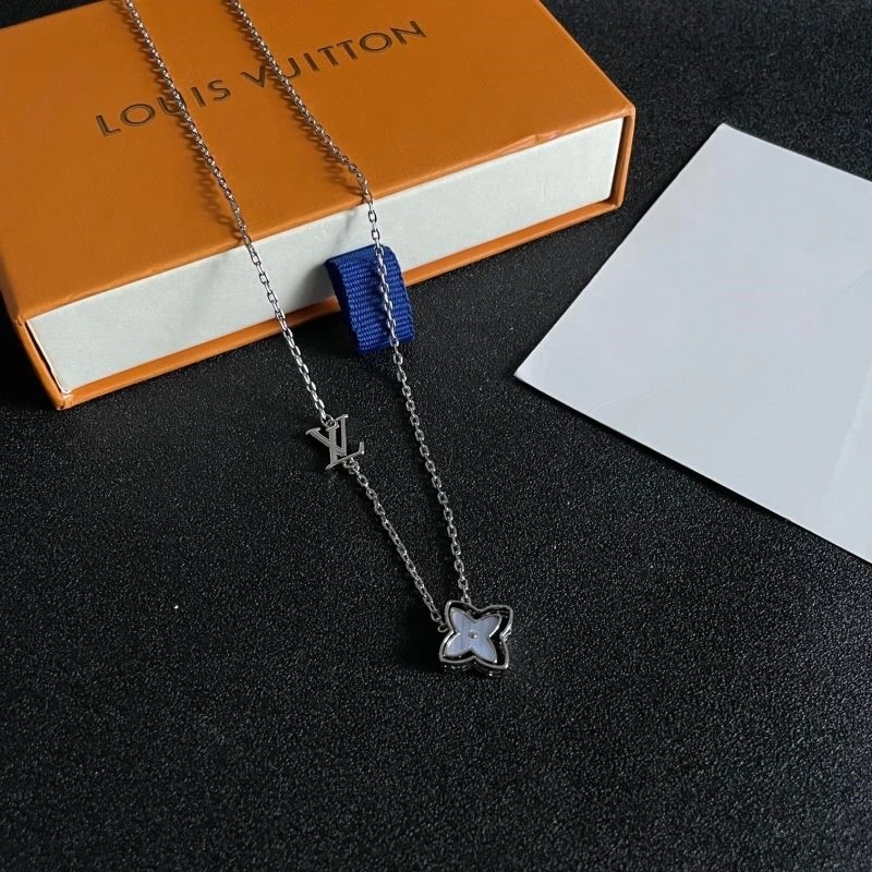 Seasonal Louis Vuitton Necklaces 248894