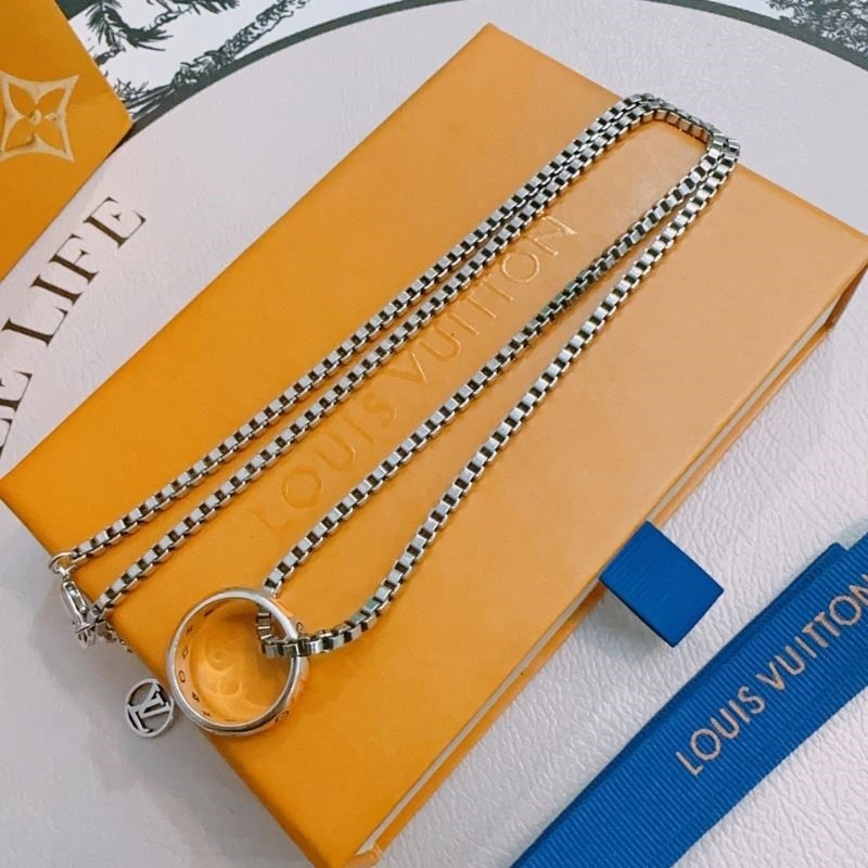 Minimalist Louis Vuitton Necklaces 248892