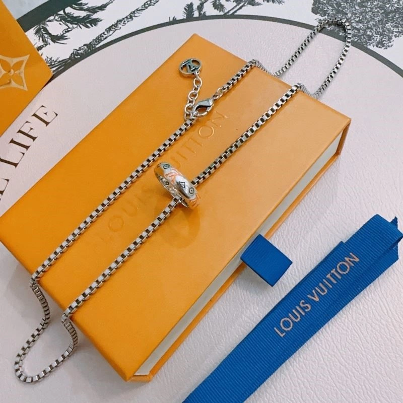 Minimalist Louis Vuitton Necklaces 248892