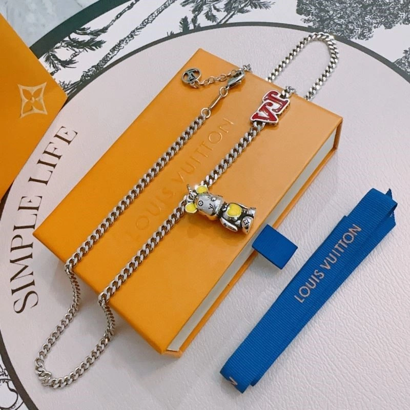 Lightweight Louis Vuitton Necklaces 248891