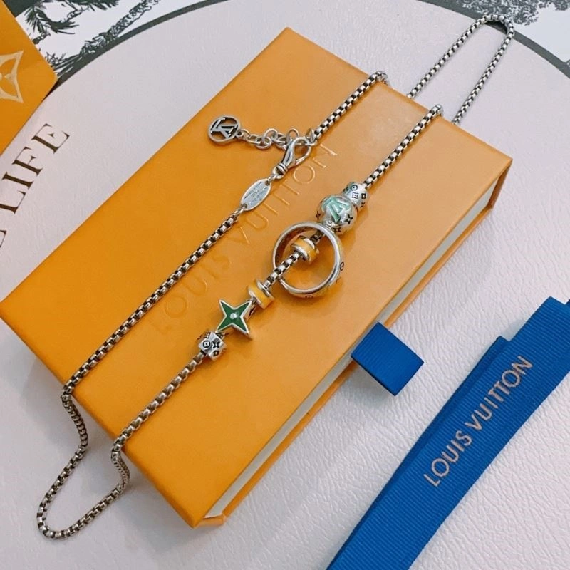 Louis Vuitton Necklaces ModernLook 248890