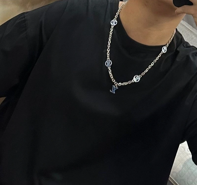 Louis Vuitton Necklaces Breathable 248889