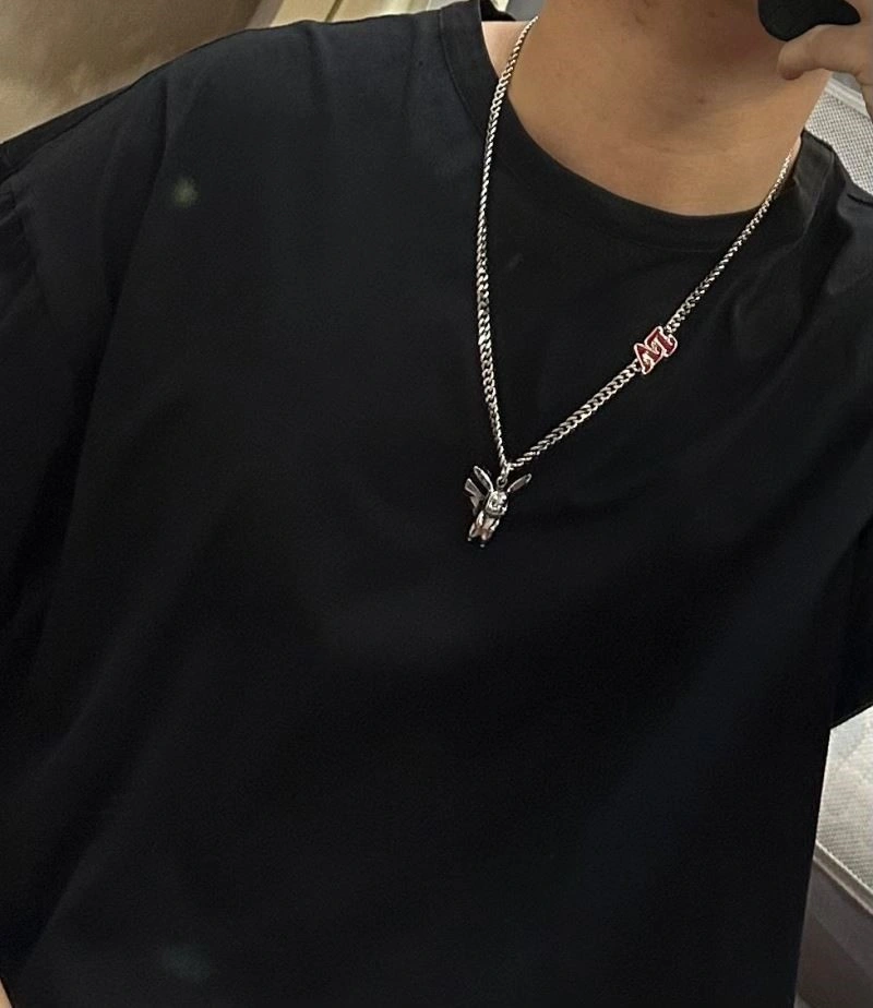 SmoothTexture Louis Vuitton Necklaces 248888