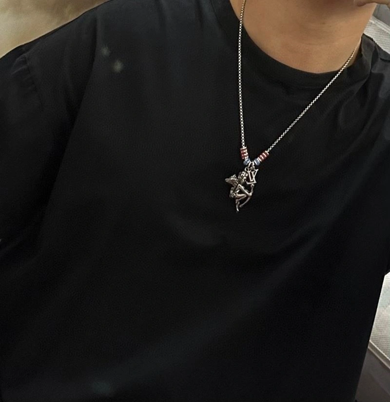 Louis Vuitton Necklaces Supportive 248887