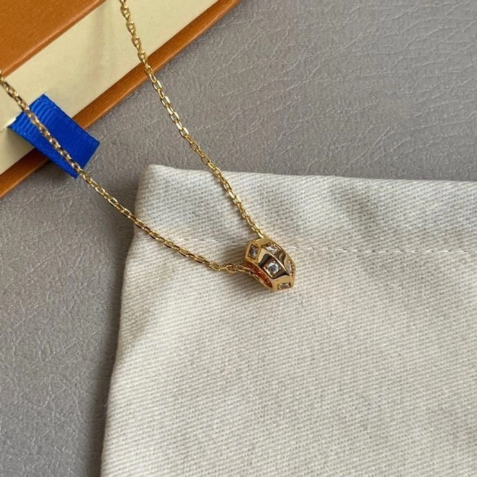 Louis Vuitton Necklaces Chic 248858