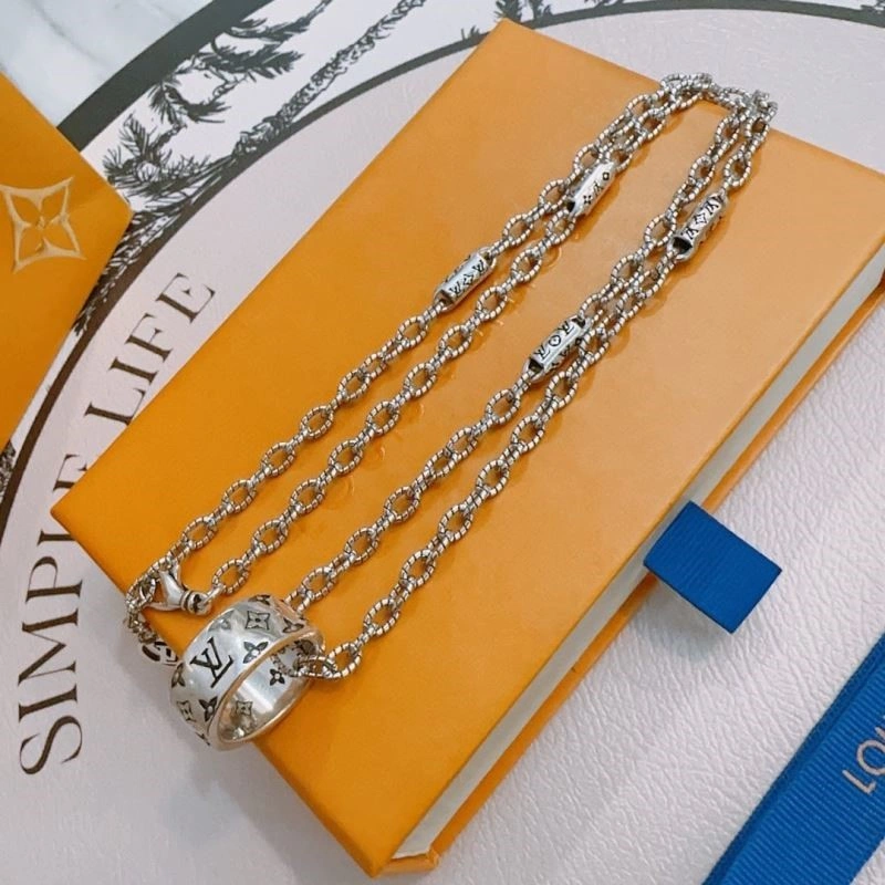 Sophisticated Louis Vuitton Necklaces 248859